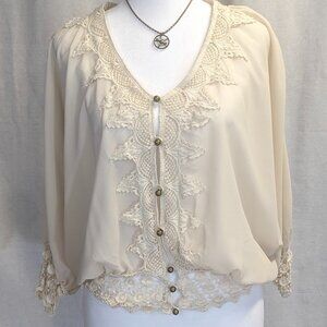Entro Size Small Top Ecru Doily Lace Accents Rouleau Button Loops